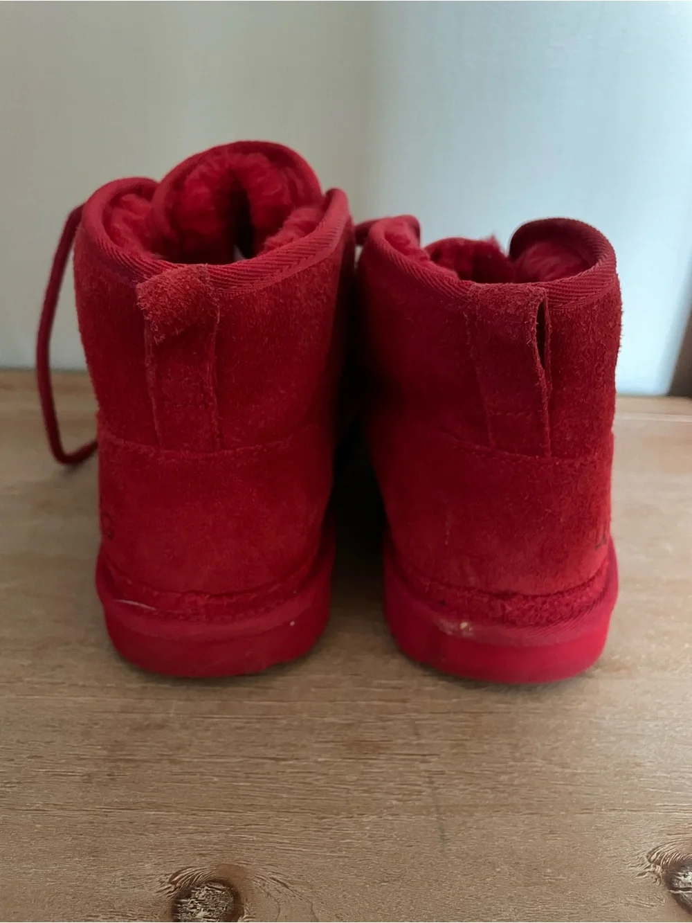 UGG Red Nurmel Chukka Suede Sherpa -lined Lace-Up boots
